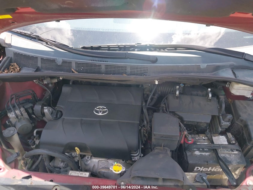 2014 Toyota Sienna Xle V6 8 Passenger VIN: 5TDYK3DCXES464257 Lot: 39649701