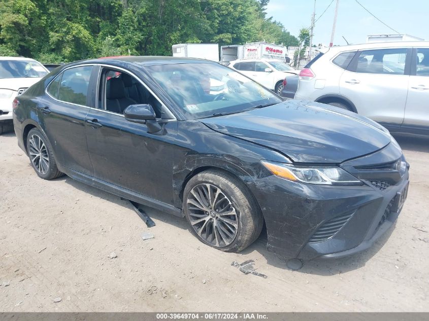 4T1B11HK1JU050137 2018 TOYOTA CAMRY - Image 1