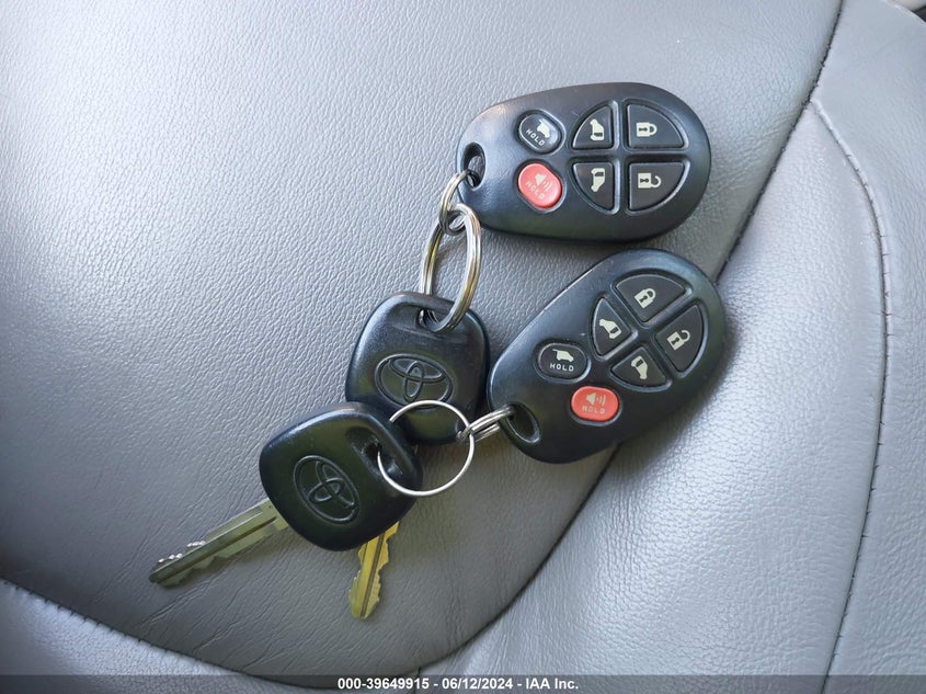 2010 Toyota Sienna Xle VIN: 5TDYK4CC1AS331016 Lot: 39649915