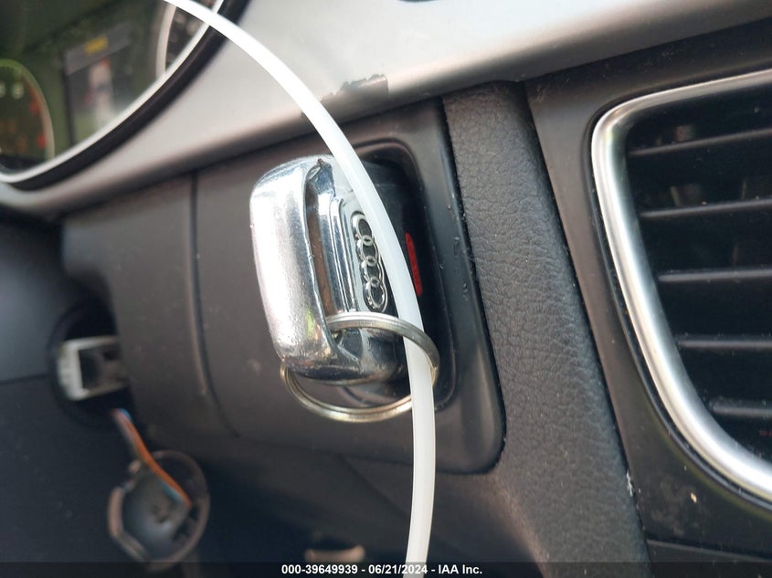 2015 Audi A4 Premium VIN: WAUAFAFL8FN011184 Lot: 39649939