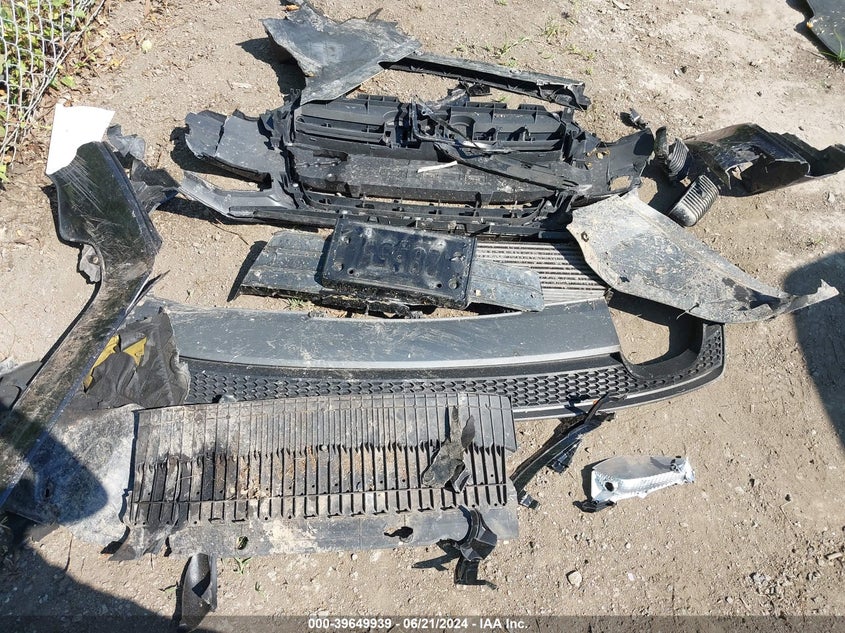 2015 Audi A4 Premium VIN: WAUAFAFL8FN011184 Lot: 39649939