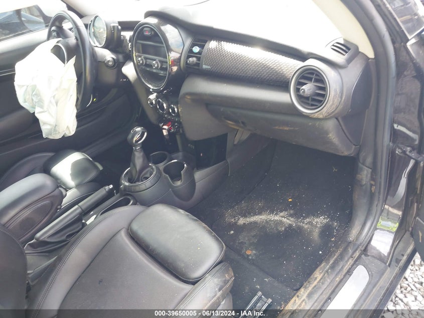 2015 Mini Hardtop Cooper S VIN: WMWXP7C53F2A38782 Lot: 39650005