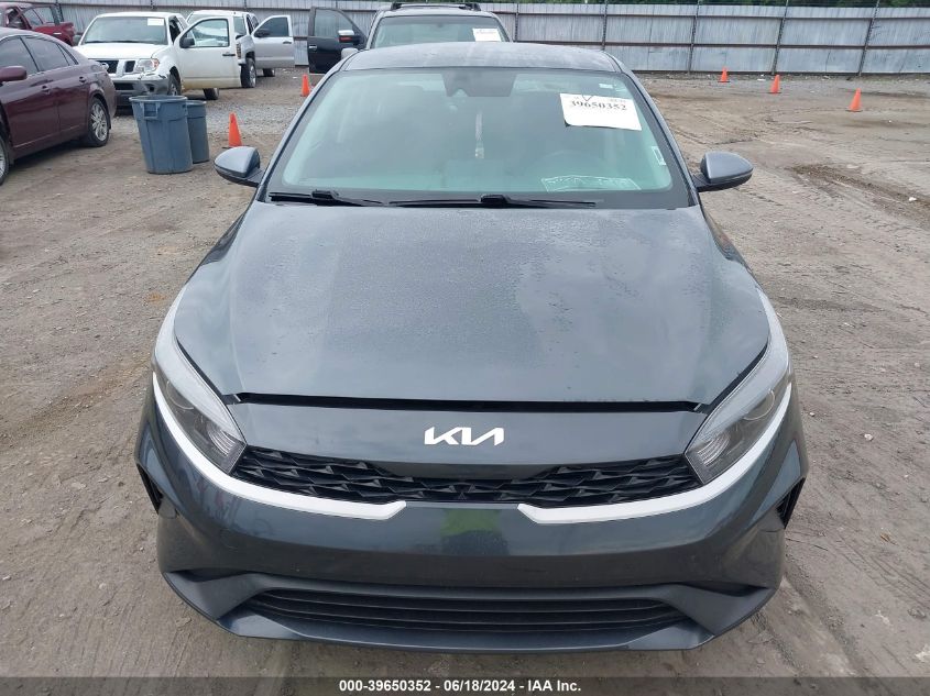 2023 Kia Forte Lxs VIN: 3KPF24AD0PE563807 Lot: 39650352