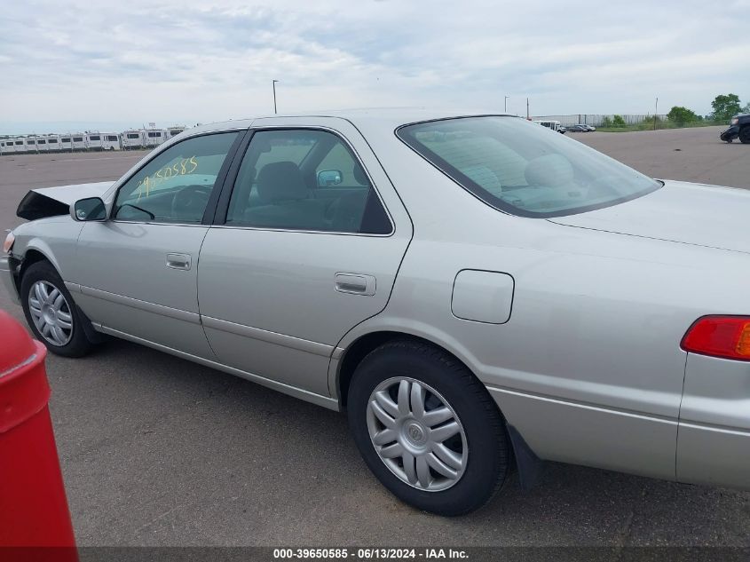 2000 Toyota Camry Le VIN: 4T1BG22K3YU696920 Lot: 39650585
