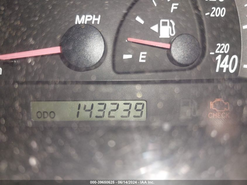 2004 Toyota Camry Le VIN: 4T1BE32K94U792881 Lot: 39650625