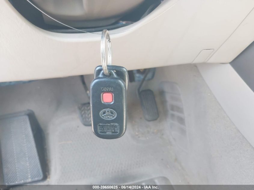 2004 Toyota Camry Le VIN: 4T1BE32K94U792881 Lot: 39650625