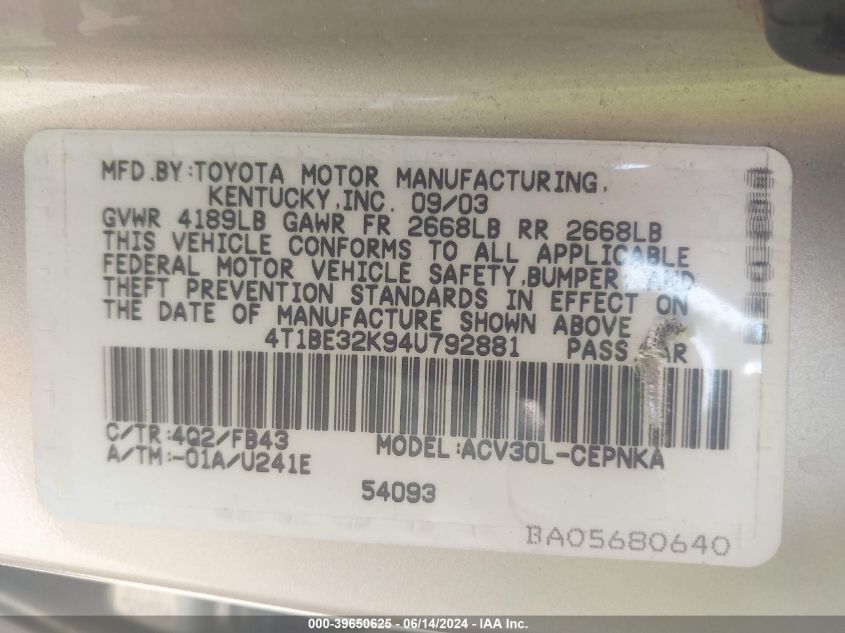 2004 Toyota Camry Le VIN: 4T1BE32K94U792881 Lot: 39650625