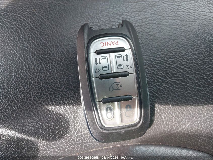 2017 Chrysler Pacifica Touring VIN: 2C4RC1DG8HR833431 Lot: 39650958