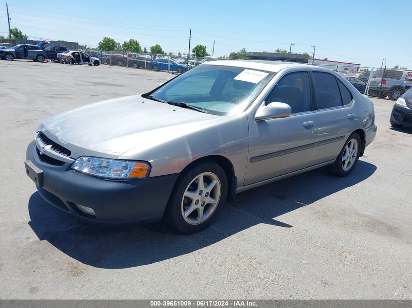 2000 Nissan Altima Gle/Gxe/Se VIN: 1N4DL01A5YC235526 Lot: 39651009