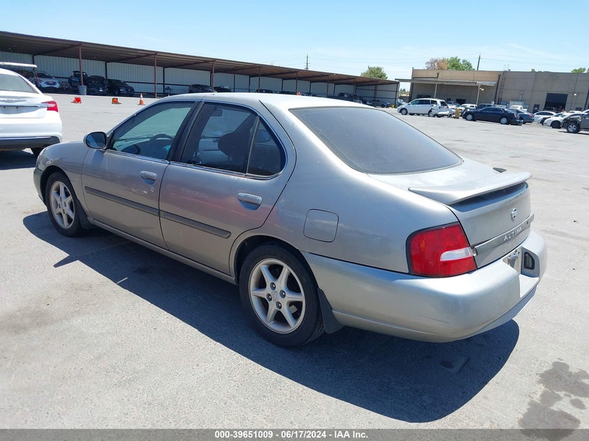 2000 Nissan Altima Gle/Gxe/Se VIN: 1N4DL01A5YC235526 Lot: 39651009