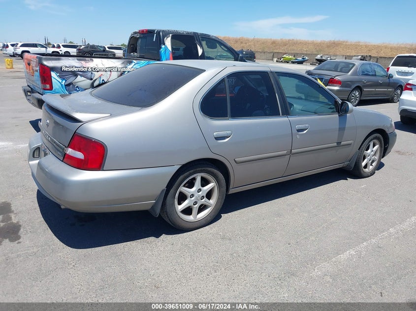 2000 Nissan Altima Gle/Gxe/Se VIN: 1N4DL01A5YC235526 Lot: 39651009