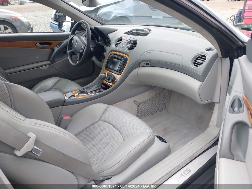 2004 Mercedes-Benz Sl 55 Amg VIN: WDBSK74F44F064599 Lot: 39651071