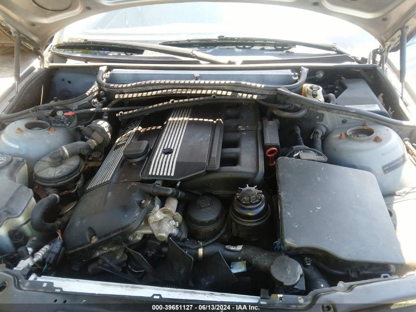 2003 BMW 330I VIN: WBAEV53493KM32840 Lot: 39651127