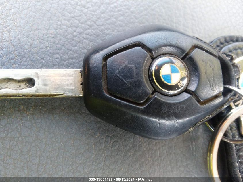 2003 BMW 330I VIN: WBAEV53493KM32840 Lot: 39651127