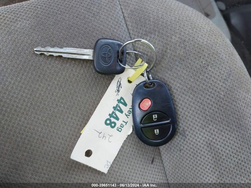 2011 Toyota Sienna Base V6 VIN: 5TDZK3DC3BS018550 Lot: 39651143