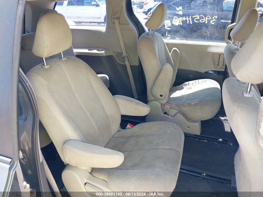 2011 Toyota Sienna Base V6 VIN: 5TDZK3DC3BS018550 Lot: 39651143