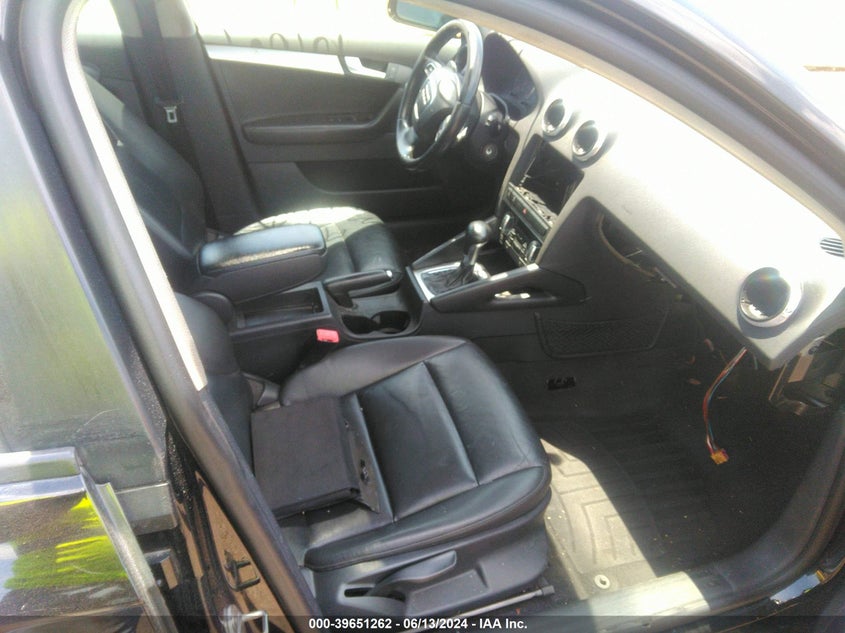 2010 Audi A3 2.0T Premium VIN: WAUMFAFMXAA127198 Lot: 39651262