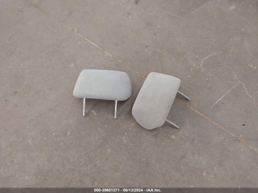 2010 Toyota Corolla Le VIN: 1NXBU4EE2AZ311590 Lot: 39651371