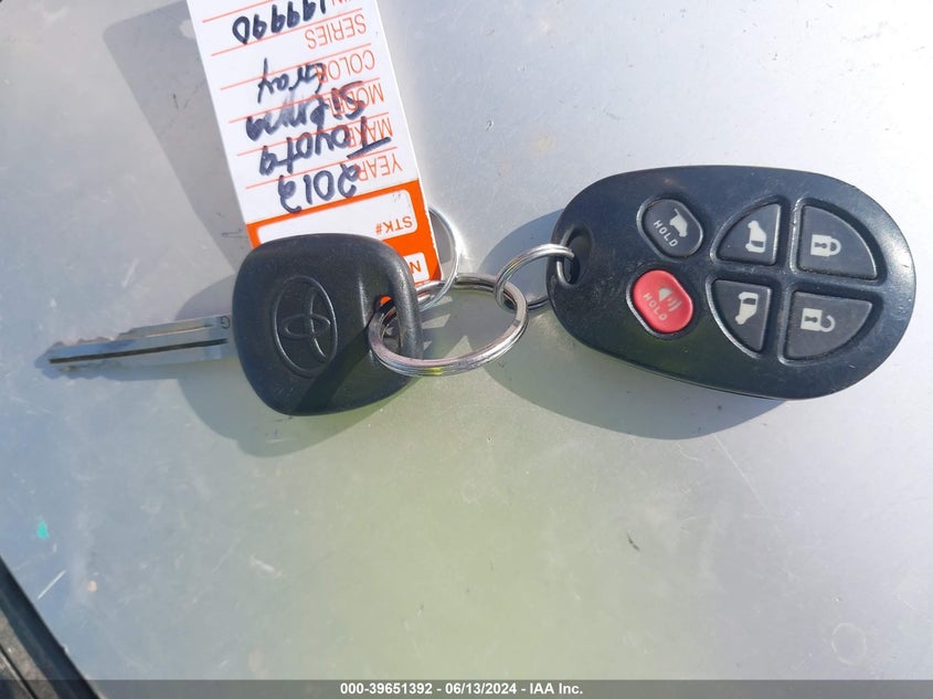 2012 Toyota Sienna Xle V6 8 Passenger VIN: 5TDYK3DC7CS199990 Lot: 39651392