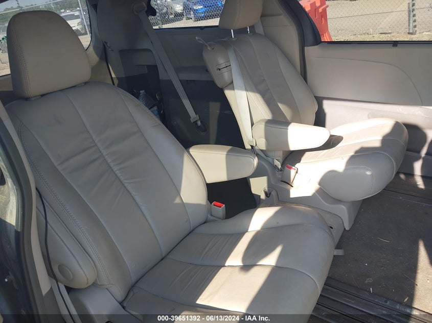 2012 Toyota Sienna Xle V6 8 Passenger VIN: 5TDYK3DC7CS199990 Lot: 39651392