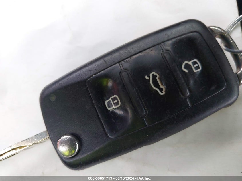 2013 Volkswagen Jetta 2.0L S VIN: 3VW2K7AJ0DM283258 Lot: 39651719