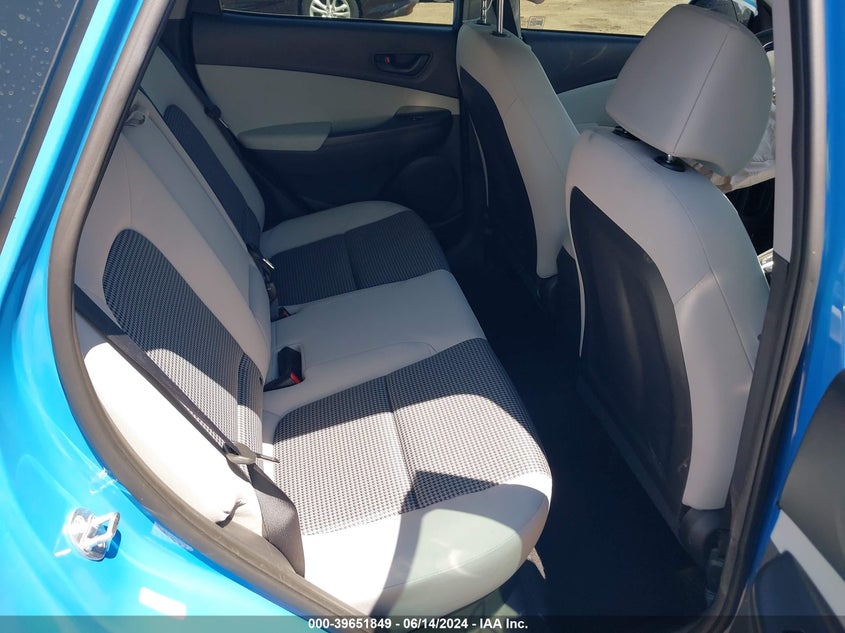 VIN KM8K2CAB3NU875640 2022 HYUNDAI KONA SE