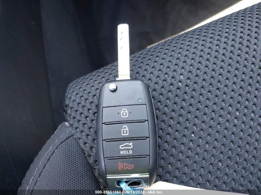 2019 Kia Optima Lx VIN: 5XXGT4L30KG353374 Lot: 39651860