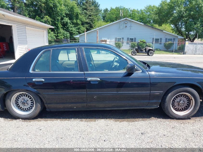 1999 Ford Crown Victoria Lx VIN: 2FAFP74W0XX132822 Lot: 39652006