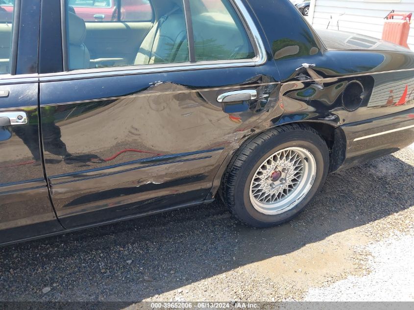 1999 Ford Crown Victoria Lx VIN: 2FAFP74W0XX132822 Lot: 39652006