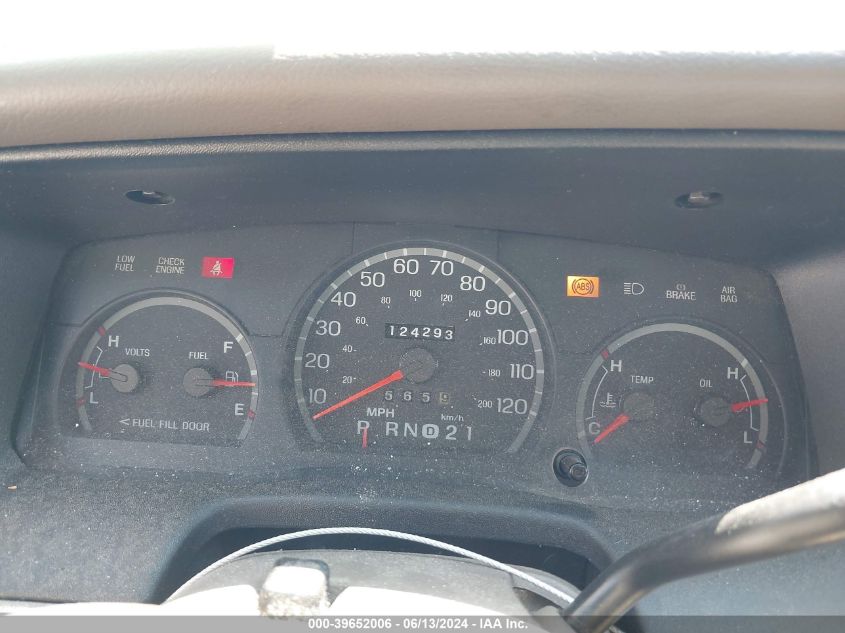 1999 Ford Crown Victoria Lx VIN: 2FAFP74W0XX132822 Lot: 39652006