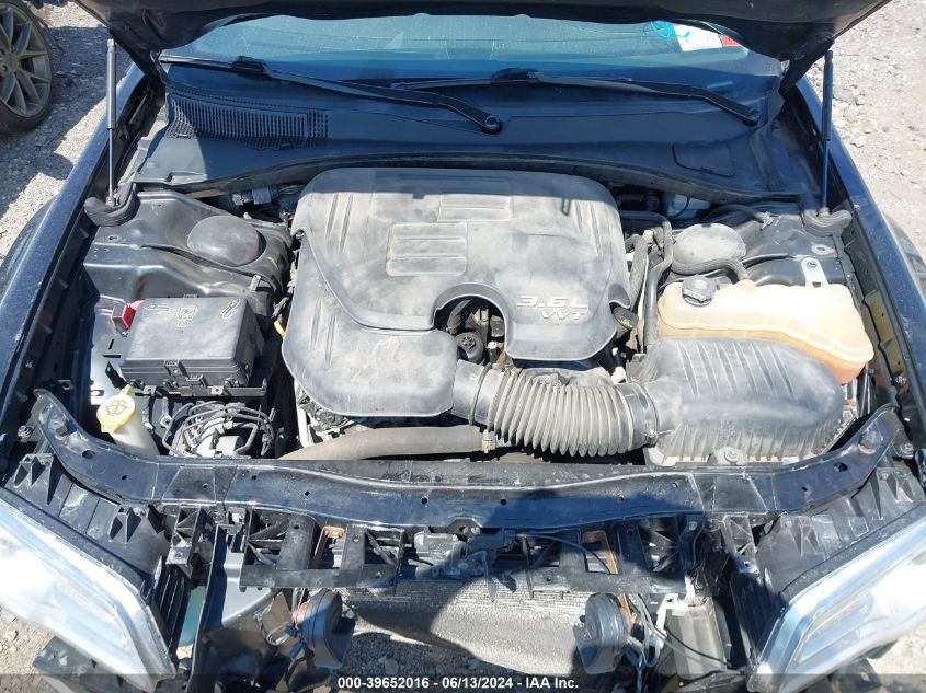 2015 Chrysler 300 Limited VIN: 2C3CCARG9FH887598 Lot: 39652016