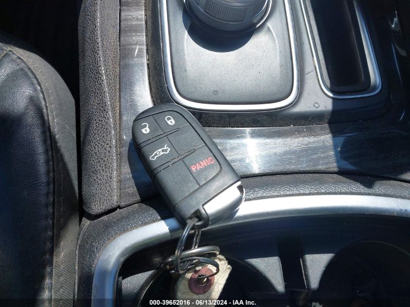 2015 Chrysler 300 Limited VIN: 2C3CCARG9FH887598 Lot: 39652016