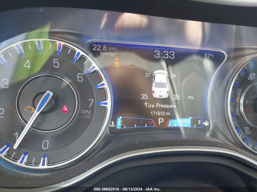 2015 Chrysler 300 Limited VIN: 2C3CCARG9FH887598 Lot: 39652016