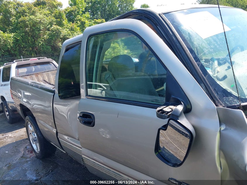 1999 Chevrolet Silverado 2500 Ls VIN: 1GCFC29U7XZ211799 Lot: 39652255