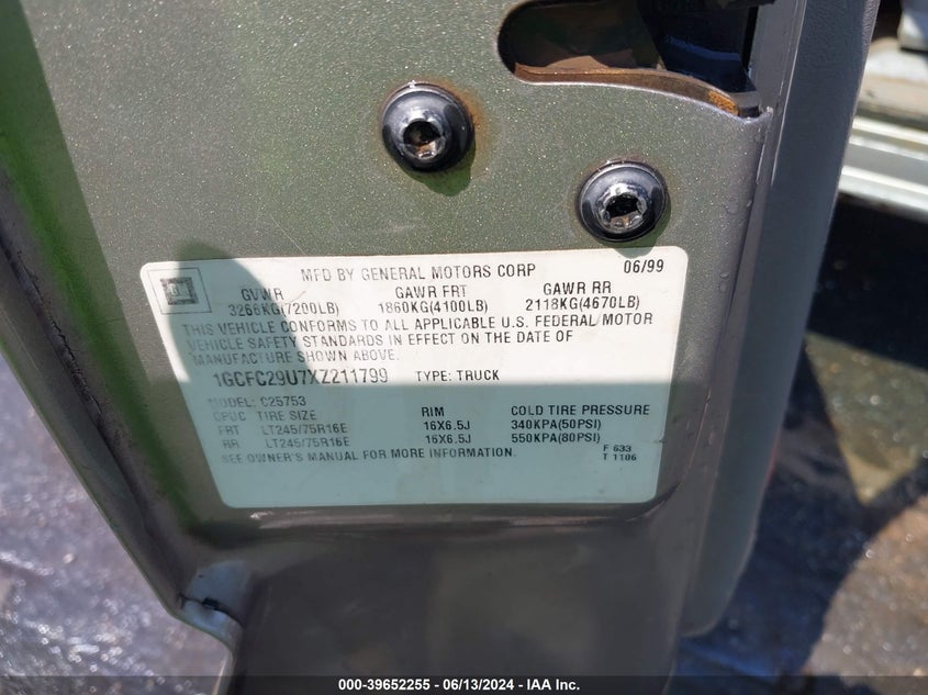 1999 Chevrolet Silverado 2500 Ls VIN: 1GCFC29U7XZ211799 Lot: 39652255