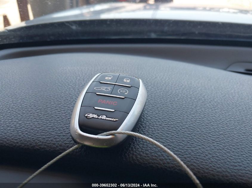 2017 Alfa Romeo Giulia Rwd VIN: ZARFAEBN3H7550878 Lot: 39652302