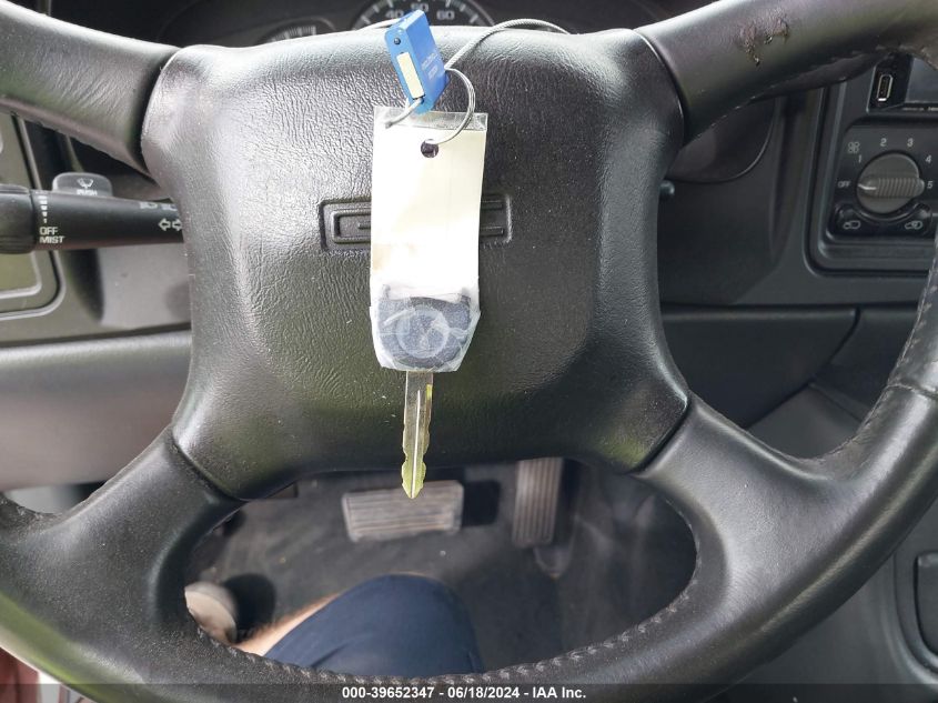 2000 GMC Sierra 1500 Sle VIN: 2GTEC19T1Y1121717 Lot: 39652347