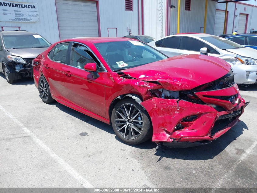 TOYOTA CAMRY HYBRID SE 2024