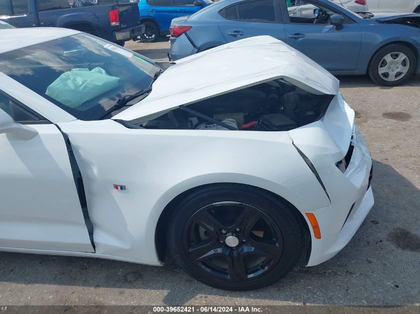 2018 Chevrolet Camaro 2Lt VIN: 1G1FD1RS1J0123647 Lot: 39652421