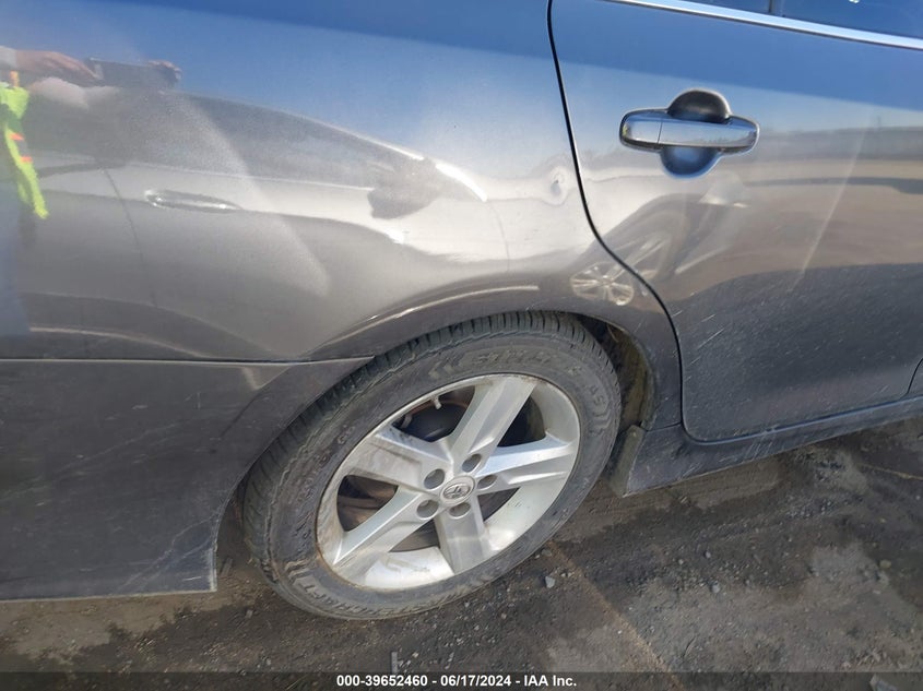 2013 Toyota Camry Se VIN: 4T1BF1FK2DU213998 Lot: 39652460