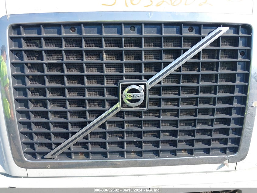 2015 Volvo Vn Vnl VIN: 4V4NC9EH6FN917671 Lot: 39652602