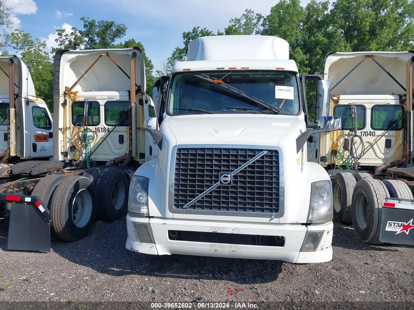 2015 Volvo Vn Vnl VIN: 4V4NC9EH6FN917671 Lot: 39652602