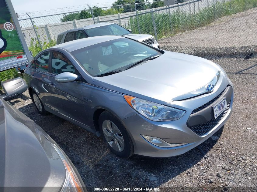 2015 Hyundai Sonata Hybrid VIN: KMHEC4A4XFA130422 Lot: 39652728