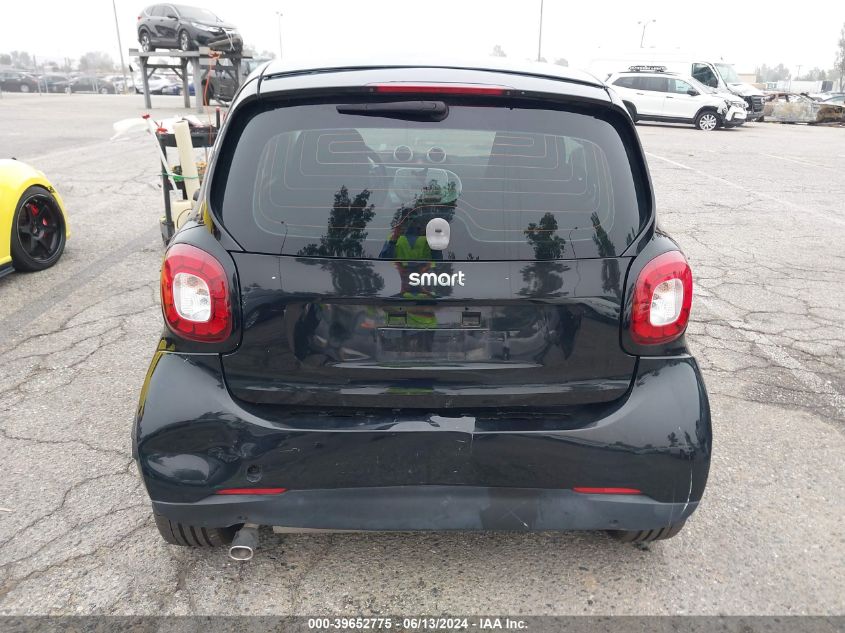 2017 Smart Fortwo Passion/Prime/Proxy/Pure VIN: WMEFJ5DA9HK185481 Lot: 39652775