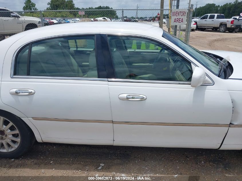 2007 Lincoln Town Car Signature VIN: 1LNHM81W37Y633723 Lot: 39652873