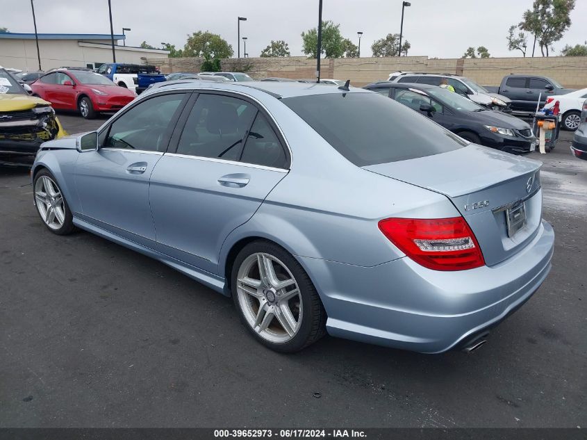 2013 Mercedes-Benz C 250 Luxury/Sport VIN: WDDGF4HBXDA779942 Lot: 39652973