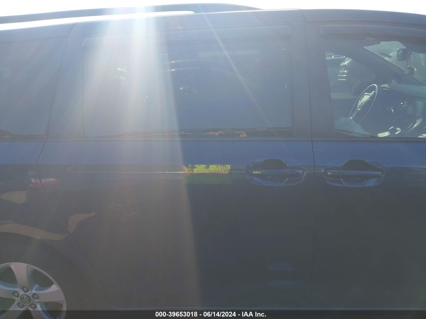 2020 Toyota Sienna Le VIN: 5TDKZ3DC1LS042747 Lot: 39653018