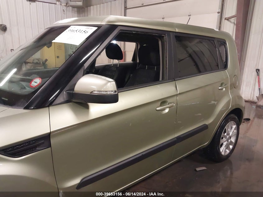 2013 Kia Soul + VIN: KNDJT2A67D7576806 Lot: 39653156