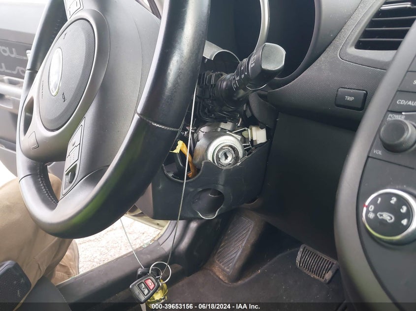 2013 Kia Soul + VIN: KNDJT2A67D7576806 Lot: 39653156