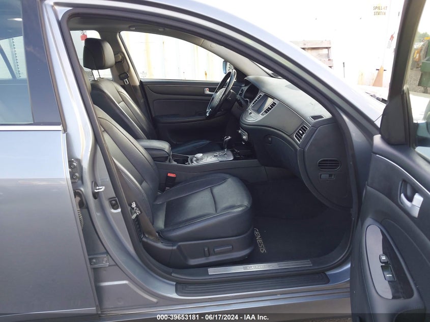 2014 Hyundai Genesis 3.8 VIN: KMHGC4DD7EU261664 Lot: 39653181